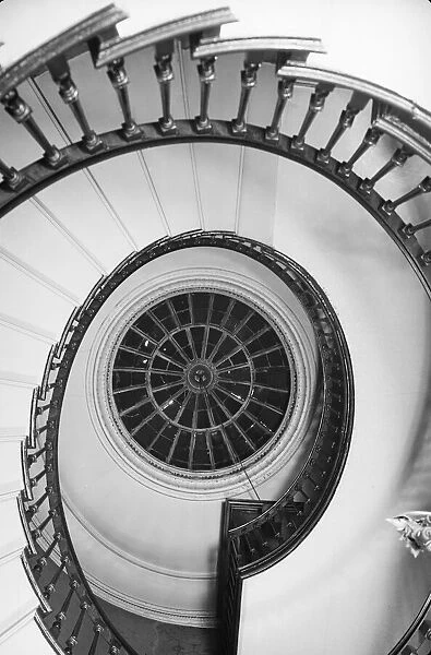 Oval staircase a42_08718