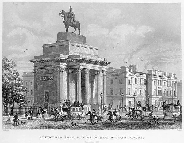 Wellington Arch and Apsley House N110231