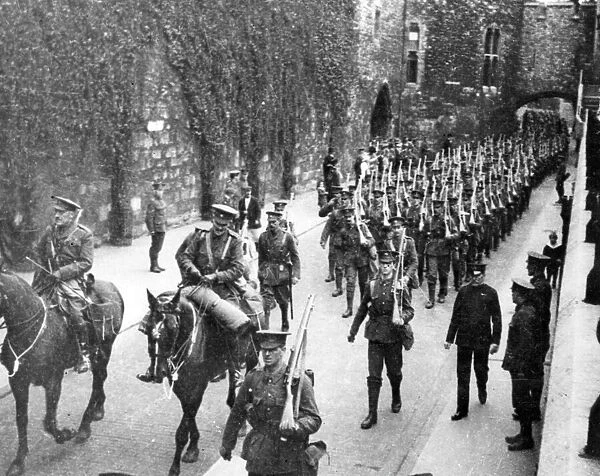 2nd Scots Guards leaving Tower of London, WW1