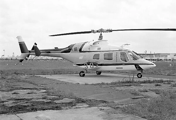 Bell 222 N222BX