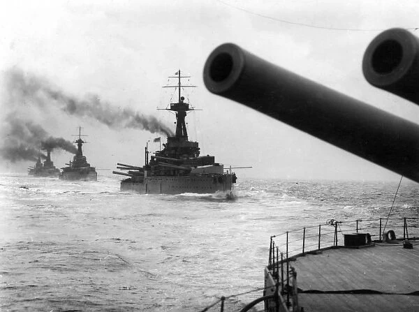 Five British battleships at sea, WW1