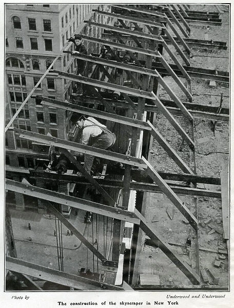 Construction of skyscraper, New York 1905