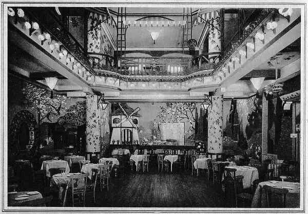 The fashionable night-club Jardin de ma Souer in Paris 1924