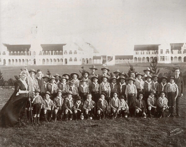 Group photo, No. 10 Jewish Scout Troop, South Africa