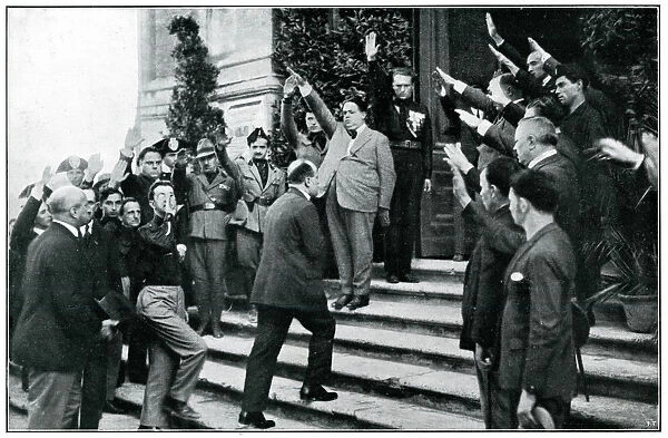 Mussolini saluted 1924