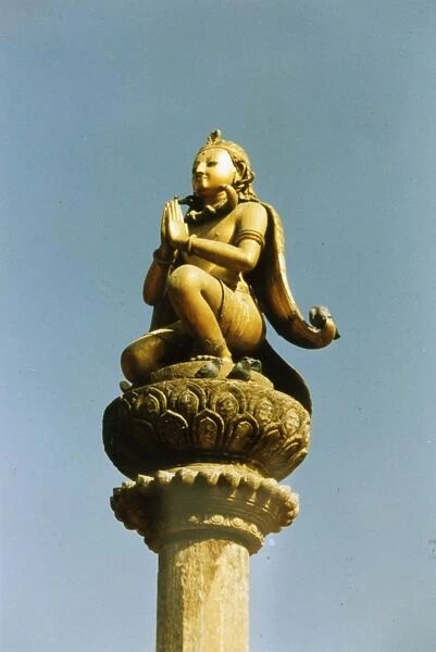 Nepal  /  Patan  /  King Statue