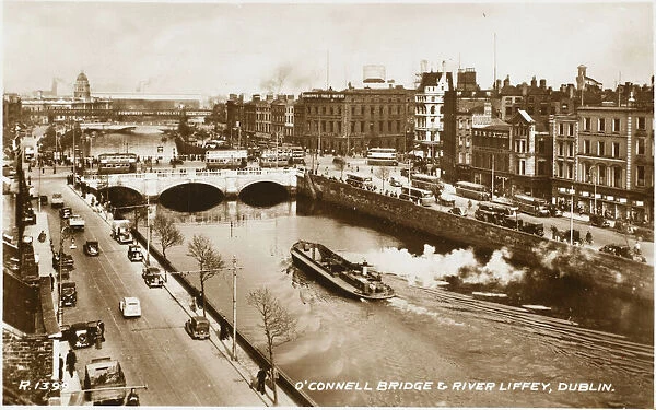 O Connell Bridge and River Liffey, Dublin, Ireland