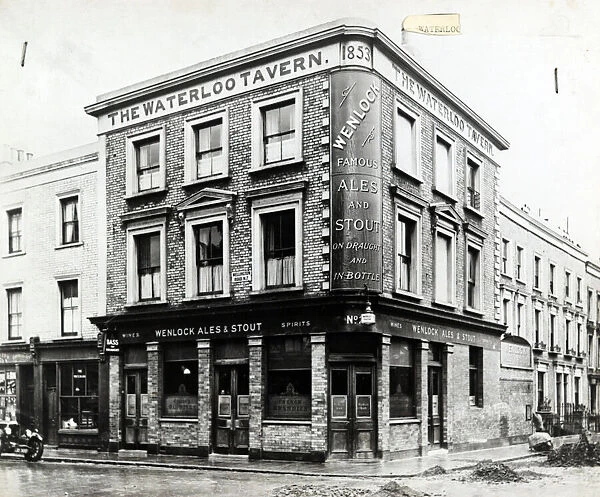 Photograph of Waterloo Tavern, Barnsbury, London