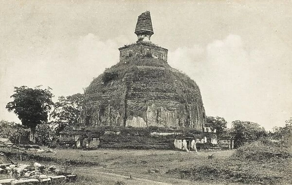 Rankoth Vehera Stupa - Sri Lanka