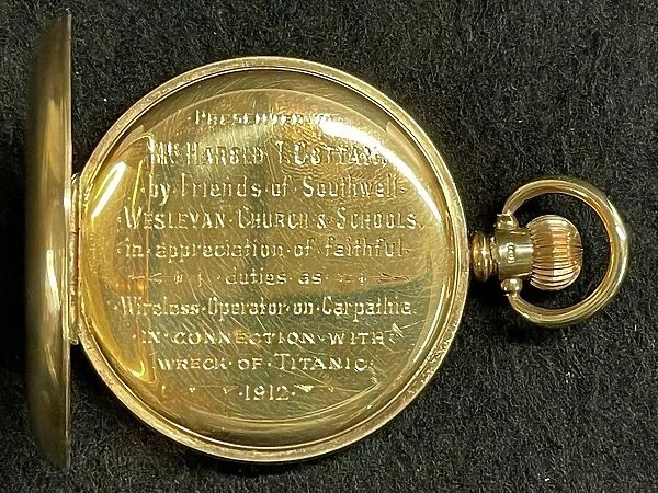 RMS Titanic, Harold Cottam Collection gold pocket watch)