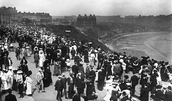 Scarborough  /  Crowded 1910
