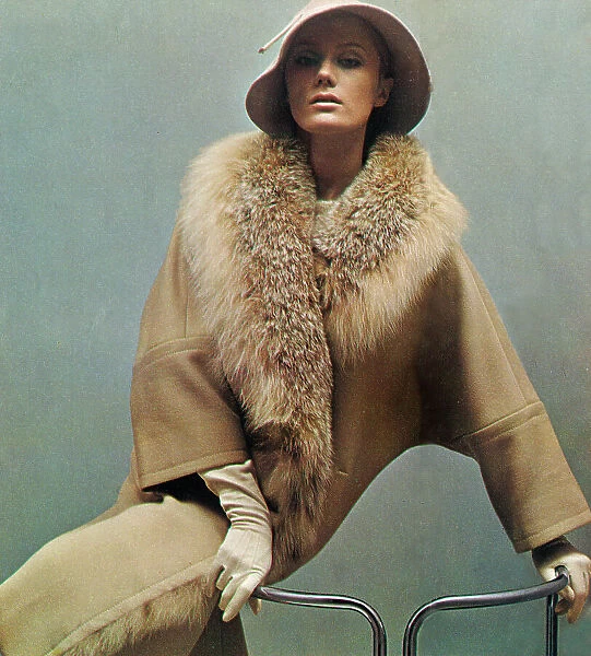 Shoot for Jaeger - long tan fur overcat and stylish hat
