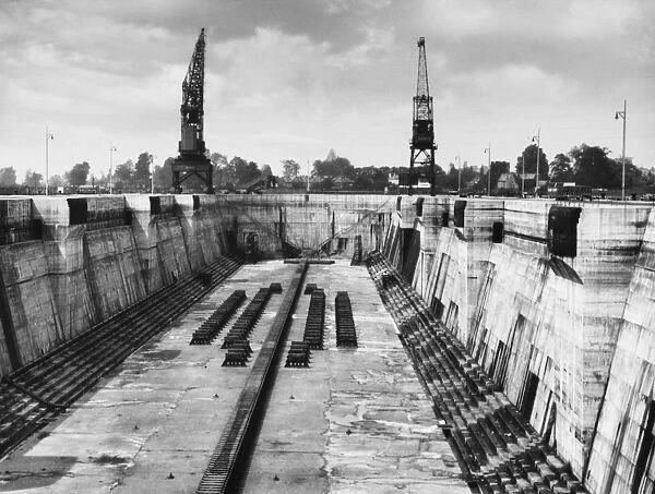 Southampton Docks 1940S