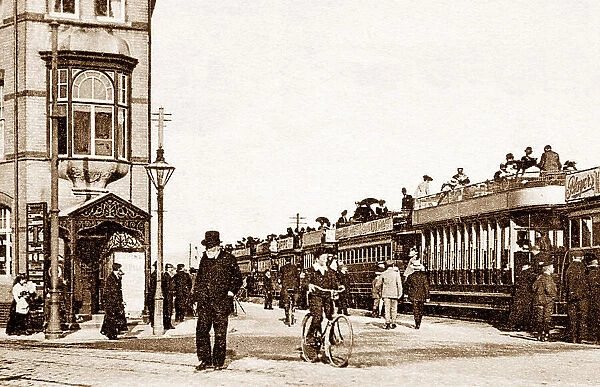 Swansea Trams leaving for Mumbles early 1900s