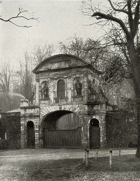 Temple Bar at Theobald's Park. The Temple Bar had stood in Fleet Street, London, but was pulled down in 1878 and rebuilt in Waltham Cross. Later in 2004 it will return to London and be rebuilt at Paternoster Square near to St