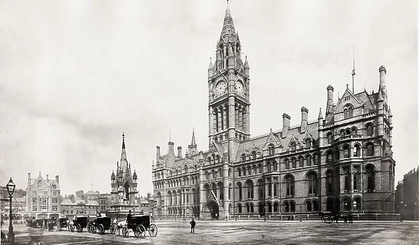 Town hall, Manchester, hackney carriages and horses