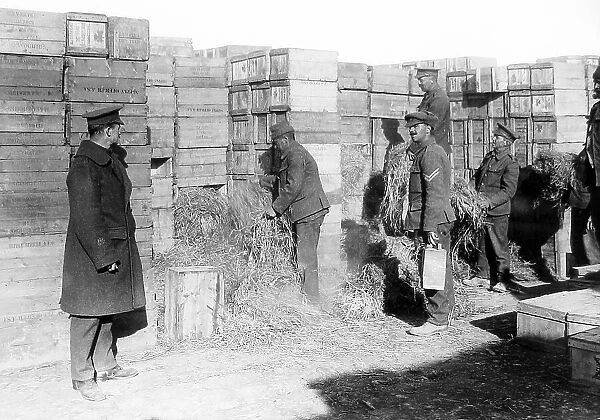 WW1 Gallipoli British soldiers preparing to evacuate