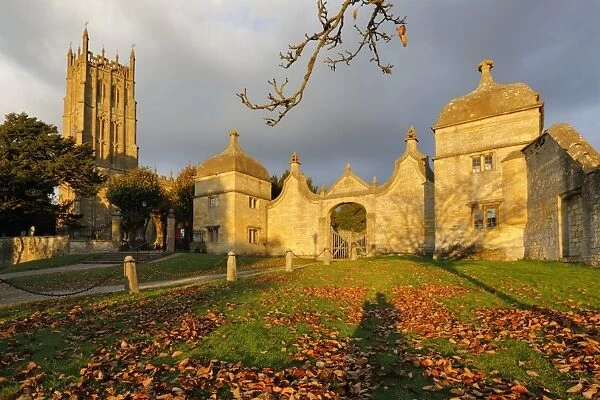 Campden House gatehouse and St. James Church, Chipping Campden, Cotswolds, Gloucestershire