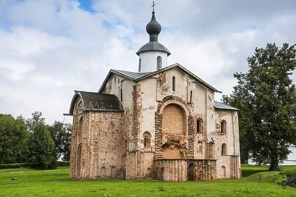 Church of Saints Peter and Paul, UNESCO World Heritage Site, Novgorod, Russia, Europe Church of St. Paraskevi, Novgorod, Russia, Europe