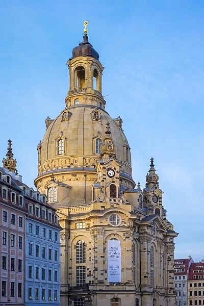 Dresdner Frauenkirche (Church of Our Lady) and buildings on Neumarkt, Altstadt (Old Town)