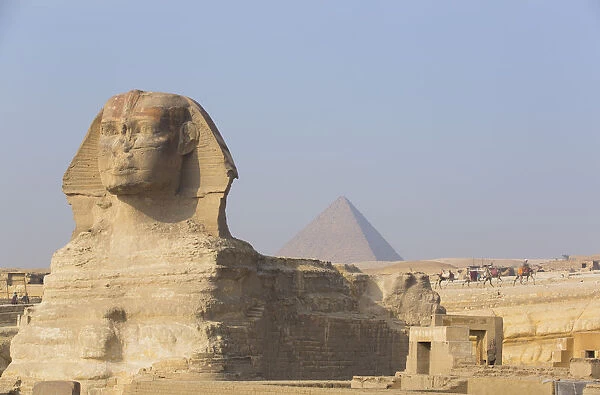 The Great Sphinx of Giza, Pyramid of Mycerinus in the background