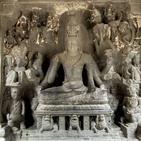 Hindu statue at the Ellora Caves, UNESCO World Heritage Site, Maharashtra, India, Asia