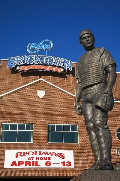 Johnny Bench statue outside Bricktown Baseball Park