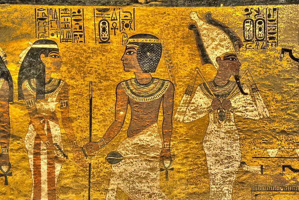 King Tut in centre, Tomb of Tutankhamun, KV62, Valley of the Kings