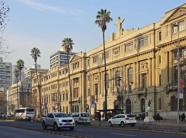 Liberador Avenue, view of the headquarters of the Pontifical Catholic University of Chile
