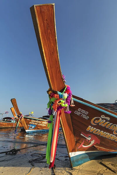 Longtail boats on Ao Ton Sai beach, Ko Phi Phi Don, Krabi, Thailand, Southeast Asia, Asia