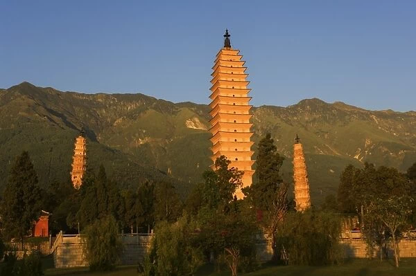 The Three Pagodas, Dali Old Town, Yunnan Province, China, Asia