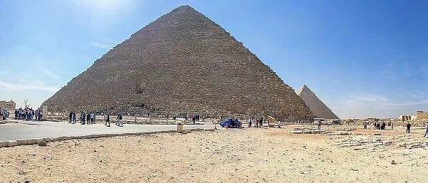 Panoramic view of the Great Pyramid of Giza, the oldest of the Seven Wonders of the World, UNESCO World Heritage Site, Giza, Cairo, Egypt, North Africa
