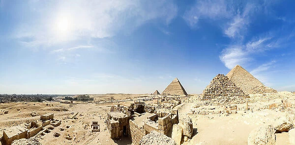 Panoramic view of the Great Pyramid of Giza complex, the oldest of the Seven Wonders of the World, UNESCO World Heritage Site, Giza, Cairo, Egypt, North Africa