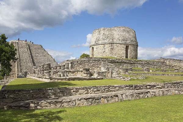 Round Temple in centre and Kukulcan Temple (Castillo), Mayan Ruins, Mayapan Archaeological Zone, Yucatan State, Mexico, North America