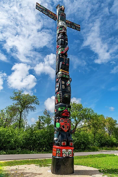 Totem Pole, Assiniboine Park, Winnipeg, Manitoba, Canada, North America