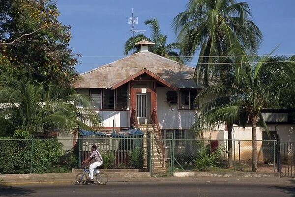 A typical house with corrugated roof at Lake Maracaibo