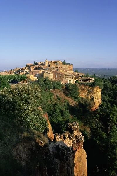 Village at sunrise, Roussillon, Vaucluse, Cote d Azur, Provence, France, Europe