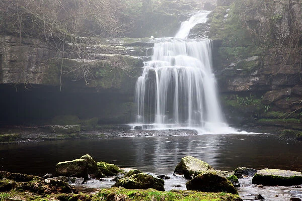 West Burton Waterfall, West Burton, Wensleydale, Yorkshire Dales, England