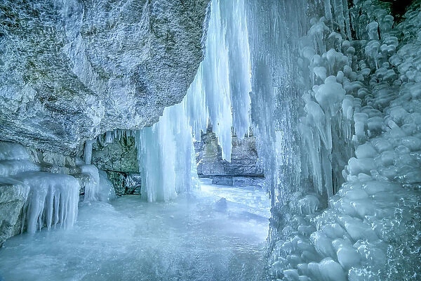 Canada, Alberta, Rocky Mountains, Jasper, National Park, UNESCO World Heritage Site, Ice Cave, Maligne Canyon