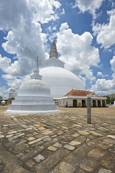 Dagoba, Anuradhapura, Sri Lanka