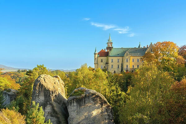Hruba Skala Castle on rocky cliff, Hruba Skala, Bohemian Paradise Protected Landscape Area, Semily District, Liberec Region, Bohemia, Czech Republic