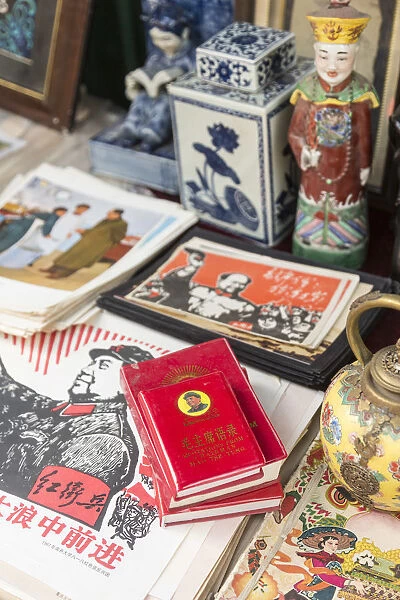 Maos little red book, Dongtai Road Antiques Market, Shanghai, China