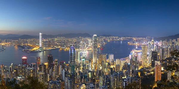 Skyline of Hong Kong Island and Kowloon from Victoria Peak at dusk, Hong Kong Island