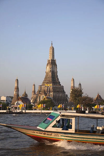 Thailand, Bangkok, Wat Arun and Chao Praya River