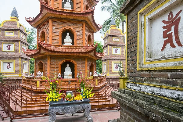 Tran Quoc Pagoda (Chua Trấn Qu'c), Tay H' District, Hanoi, Vietnam