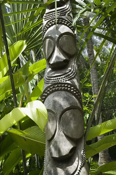 Vanuatu, Efate Island Port Vila, Michoutouchkine & Pilioko Foundation Art Gallery-Island