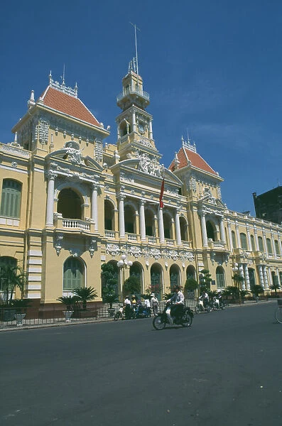 20046543. VIETNAM South Ho Chi Minh City Hotel de Ville exterior. Saigon Ho Chi Minh City