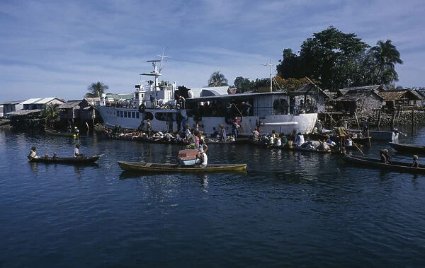 20084487. PACIFIC ISLANDS Melanesia Solomon Islands Malaita Province Lau Lagoon