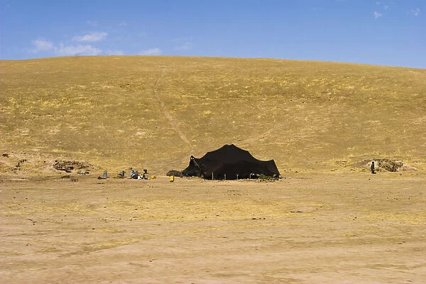20085068. AFGHANISTAN Desert Nomad yurt between Maimana and Mazar-I-Sharif