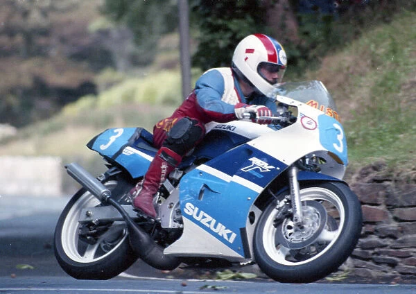 Nigel Nottingham (Suzuki) 1990 Junior Manx Grand Prix